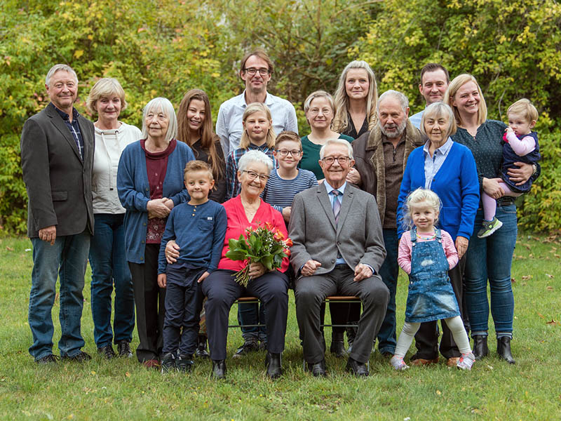 jubilaeumsfotografie_02 jubilaeum eines alten ehepaares mit ihrer familie