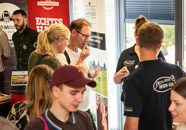 network_eventfotos_03 kunden probieren bio-ware